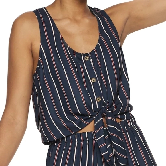 Live To Be Spoiled Tops - Live To Be Spoiled Tie-Front Scoop Neck Tank Juniors Size Small Women's XS